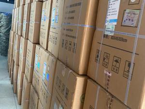 一次性手術(shù)衣裝箱準(zhǔn)備發(fā)貨